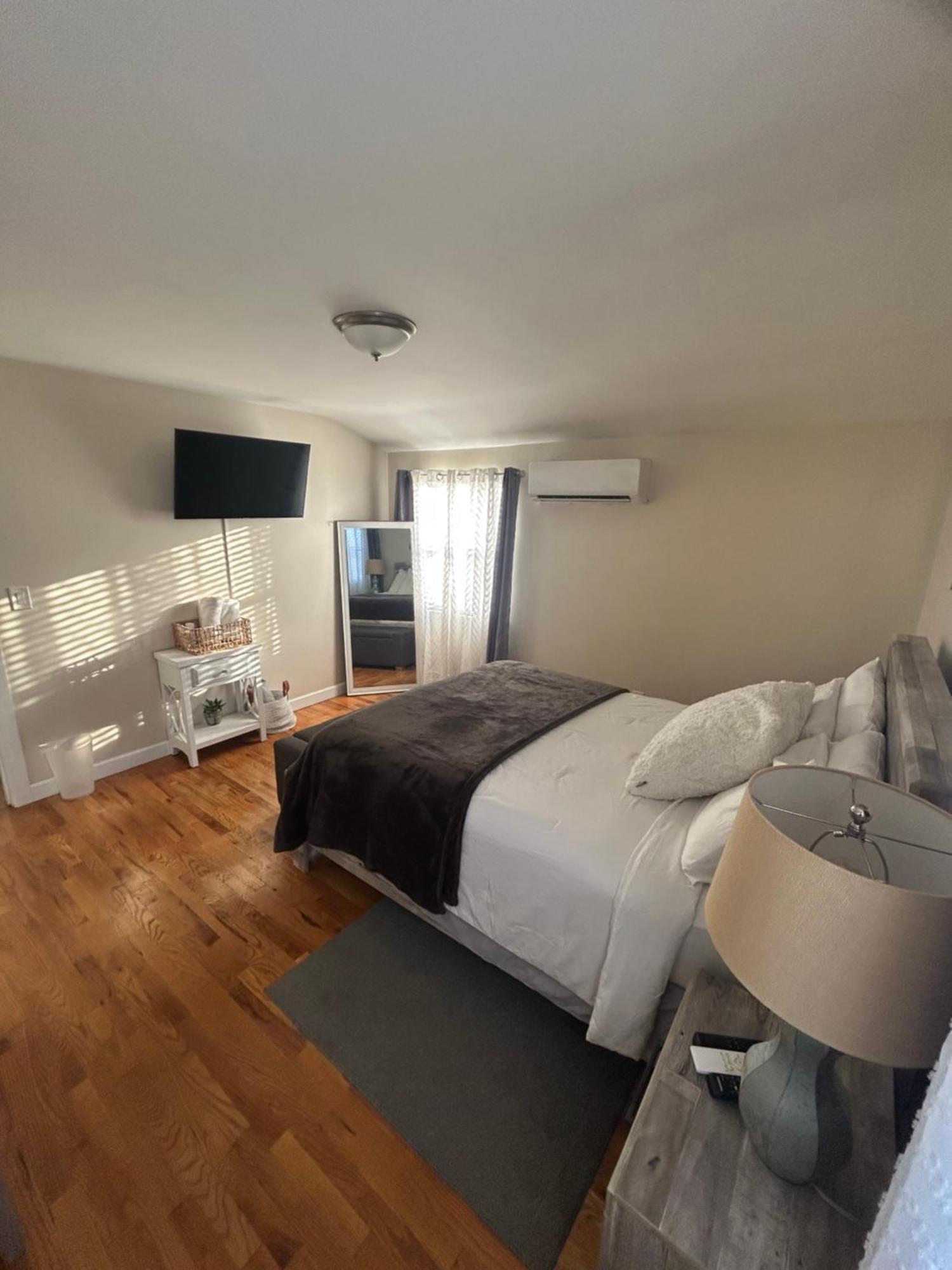 Chic Modern Bedroom 5 Mins From Jfk Нью-Йорк Экстерьер фото